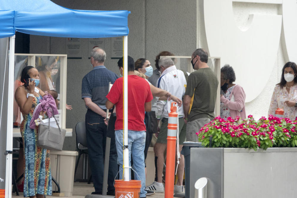 Srbija razmatra UVOĐENJE KARANTINA za putnike iz inostranstva, u igri je NEKOLIKO OPCIJA