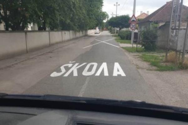 KAMENOVANA ŠKOLA U VITINI: Ugrožena srpska deca na Kosovu!