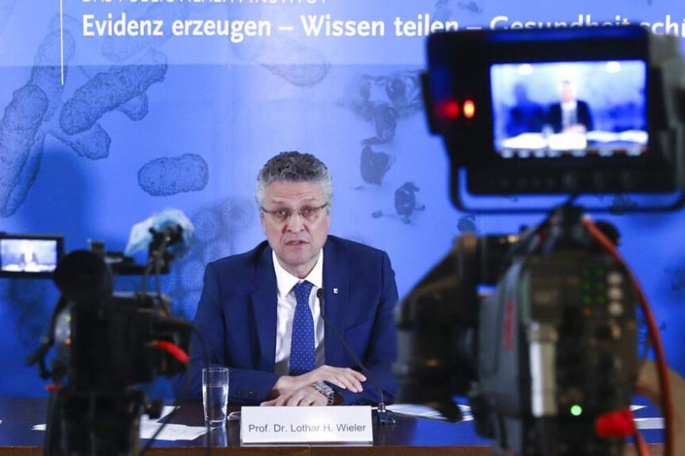 VODEĆI NEMAČKI STRUČNJAK ZA ZARAZNE BOLESTI OTKRIO: Drugi TALAS je verovatno POČEO, sada MORAMO ovako da ŽIVIMO!