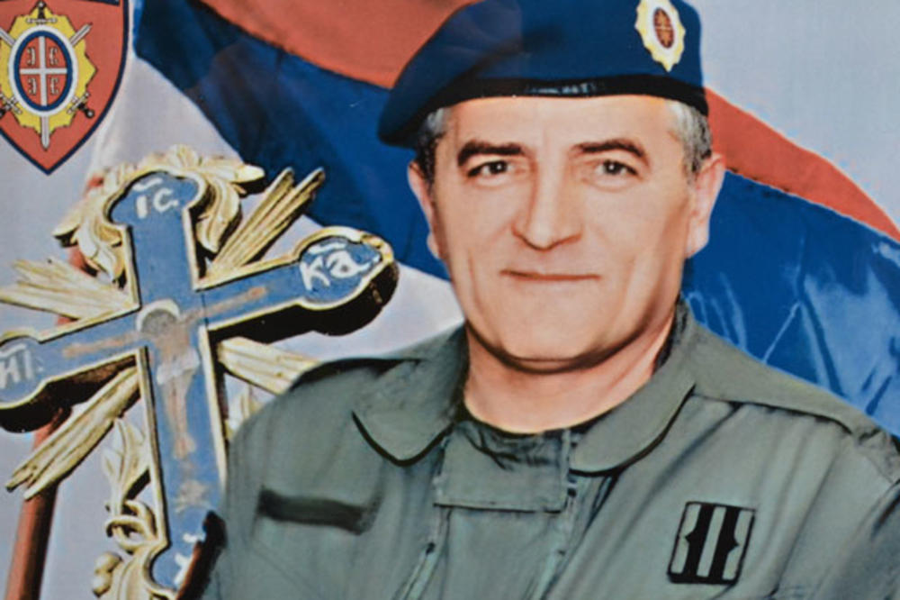 U JEDNOJ RUCI NOSIO JE PUŠKU, A U DRUGOJ INSULIN: Zbog pesme posvećene njemu svi Srbi plaču, ZVEZDAŠI JE OBOŽAVAJU