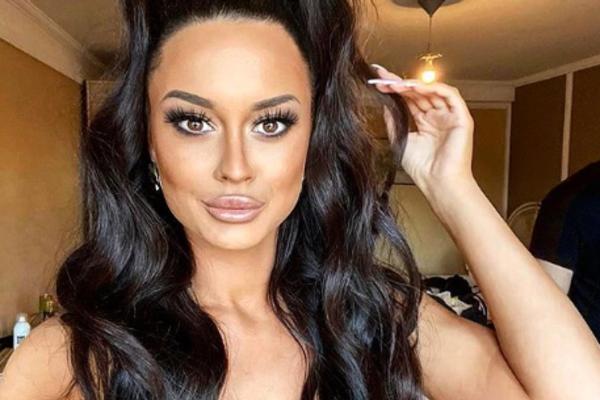 MA KAKVA ŽENA OD SULTANA, POGLEDAJTE KAKO IZGLEDA NJENA MAJKA! Objavljena slika, kao drugarice, MORATE VIDETI