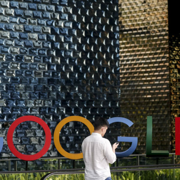 DA LI ONI ZNAJU NEŠTO ŠTO NIKO DRUGI NE ZNA? Radnici Gugla do ovog datuma RADE OD SVOJIH KUĆA