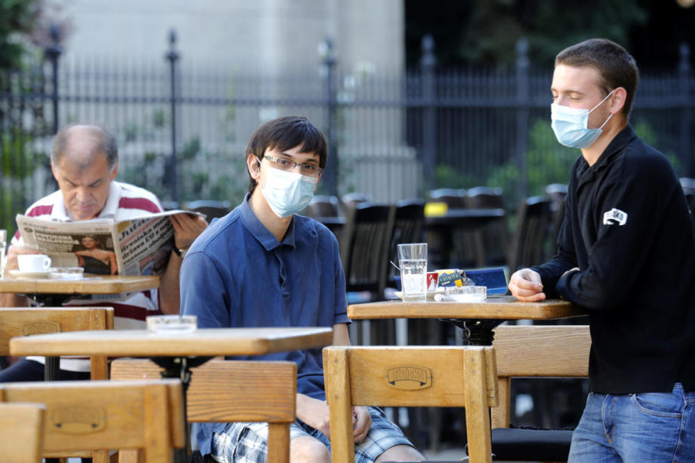 BEČ U BORBI PROTIV PANDEMIJE: Proširena obaveza nošenja maski na javnim mestima
