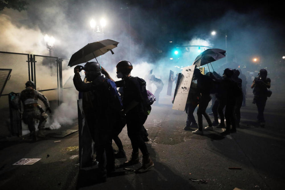 JEZIVA PROROČANSTVA POZNATOG VIDOVNJAKA! Ove tvrdnje uplašile su Ameriku ali i ceo svet, broj 44 je loš znak!