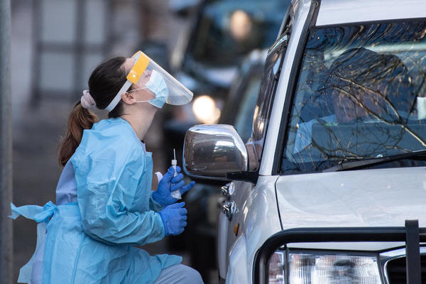 NOVI SIMPTOMI KOJI UKAZUJU NA KORONU! Ukoliko imate ovakav ukus u ustima, možda ste ZARAŽENI!