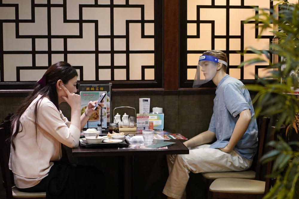 KOD RODITELJA I POSLE 30: Istraživanje Eurostata pokazalo da se mladi u Srbiji prosečno osamostaljuju u 31. godini