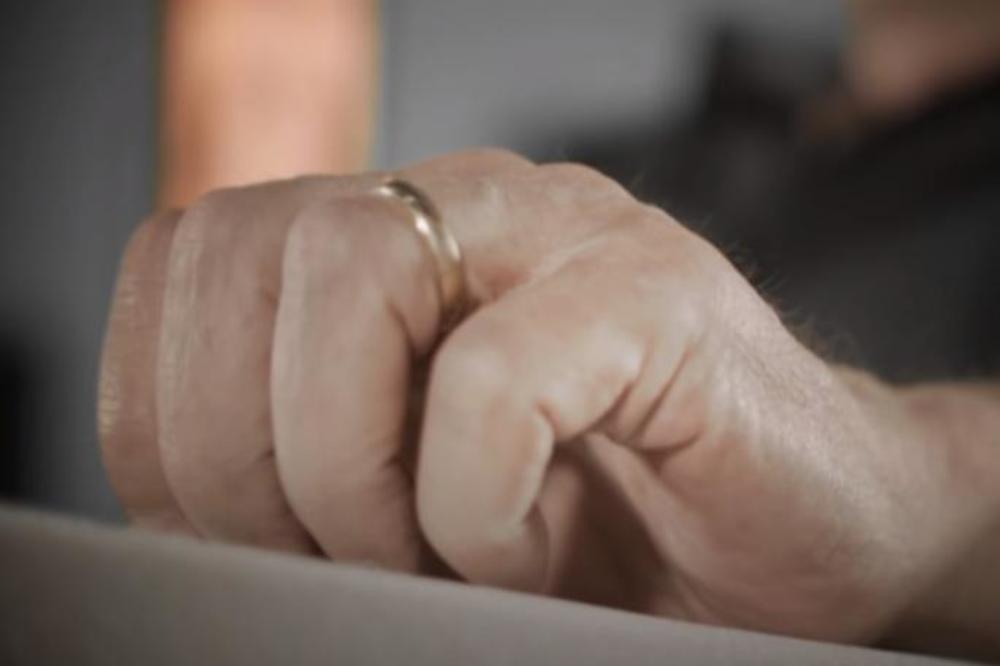 EVO ZAŠTO NEKI LJUDI STAVLJAJU BURMU NA LEVU RUKU: Ovako glasi VEROVANJE koje ih je TERALO NA TO, vrlo je MOĆNO