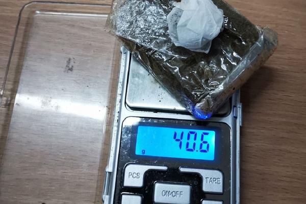 PRODAVALI DROGU ZA SILOVANJE KOJA SE SIPA U PIĆE! Evo kolika kazna čeka beogradske dilere zbog rasturanja narkotika