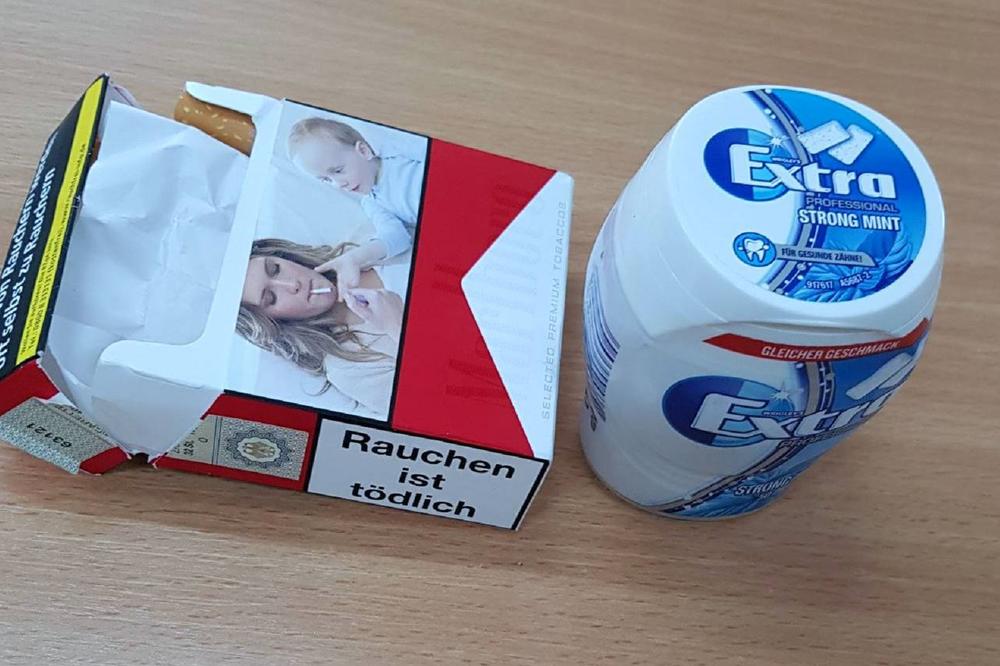 SRPSKI CARINICI SU OTVORILI OVU KUTIJU SA ŽVAKAMA: Kad su videli ŠTA SE NALAZI UNUTRA, doživeli su pravi ŠOK!