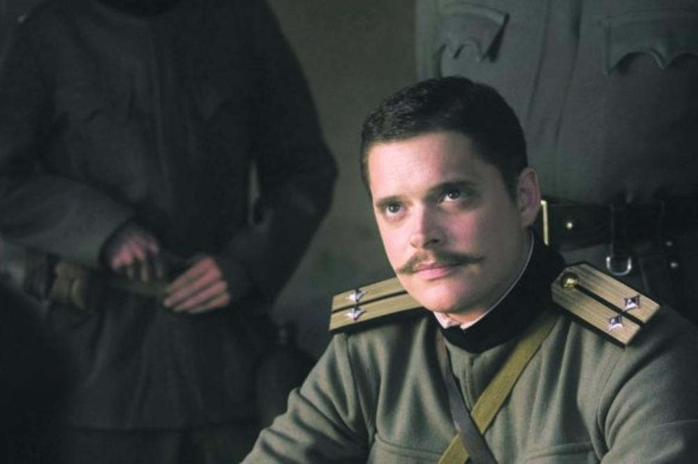 UHAPŠEN POZNATI GLUMAC ZBOG CRTANJA MURALA! Slikao lik Bulatovića i odmah priveden!