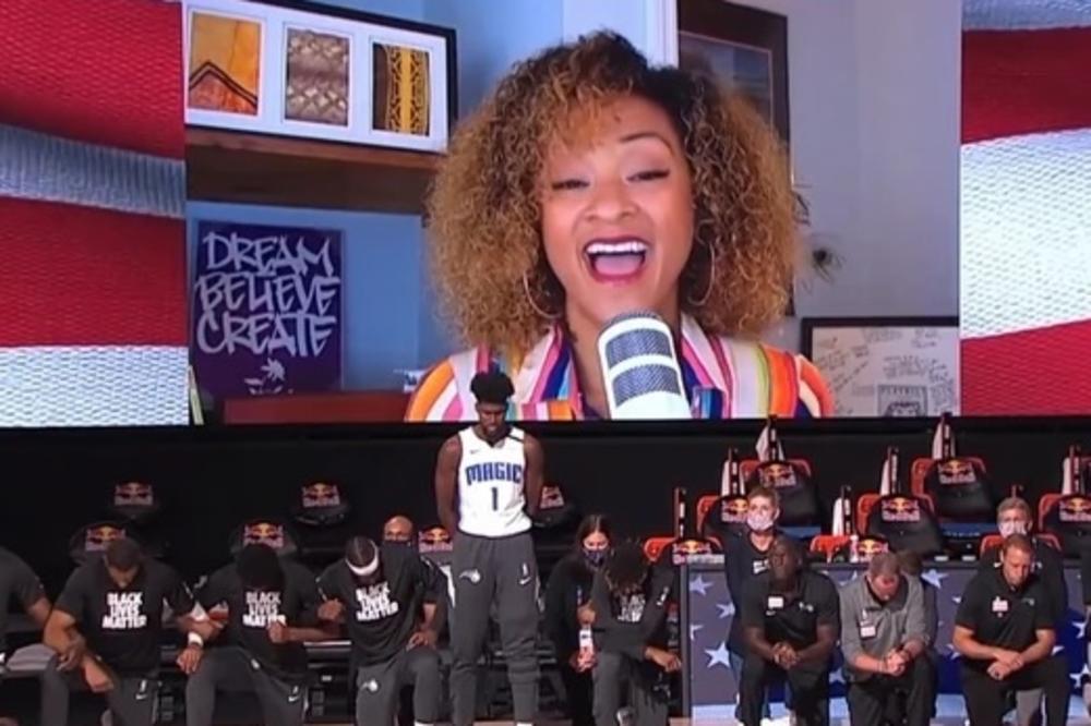 Ovo je prvi NBA košarkaš koji nije želeo da kleči tokom izvođenja himne!