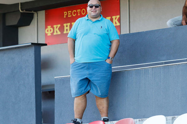 SRAMNA OBJAVA VULETIĆA: Okačio sliku Borjanovog sina, sa fotošopiranom glavom srpskog trenera!