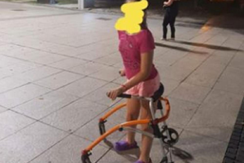MALOJ LANI (14), KOJA IMA CEREBRALNU PARALIZU, NEKO JE UKRAO GURALICU!!! Pa kakav NITKOV je mogao ovo da uradi?
