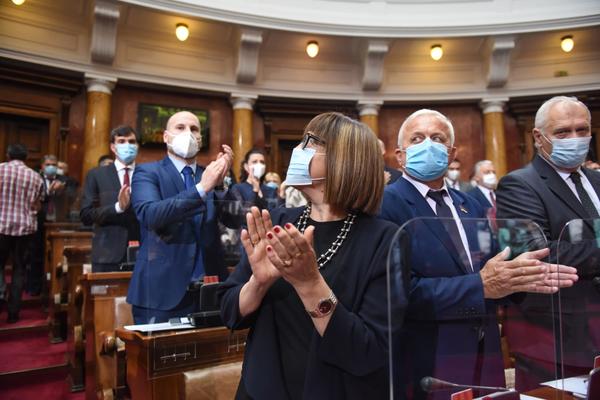 TAČNO U 17 ČASOVA: Predsednik Vučić prisustvuje početku razgovora sa predstavnicima političkih partija!