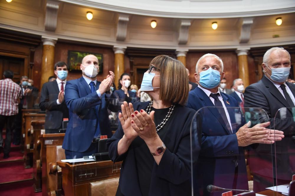 TAČNO U 17 ČASOVA: Predsednik Vučić prisustvuje početku razgovora sa predstavnicima političkih partija!