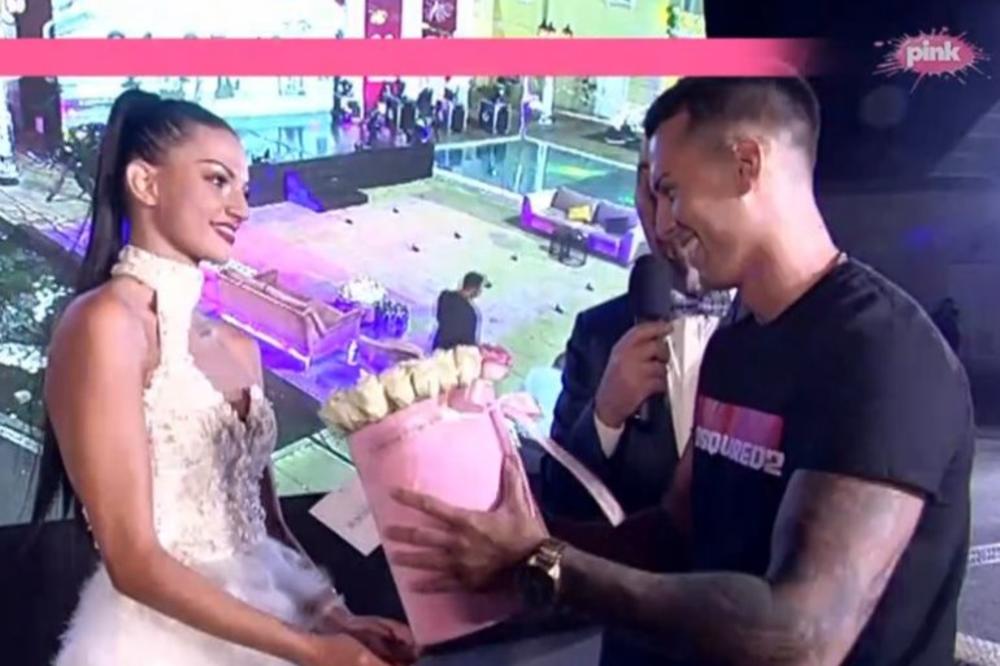 TARA SIMOV NAŠLA NOVOG DEČKA, ZALJUBILA SE I PREBOLELA MATIJU ZA 3 SATA! Pokazala svoju ljubav na Instagramu!