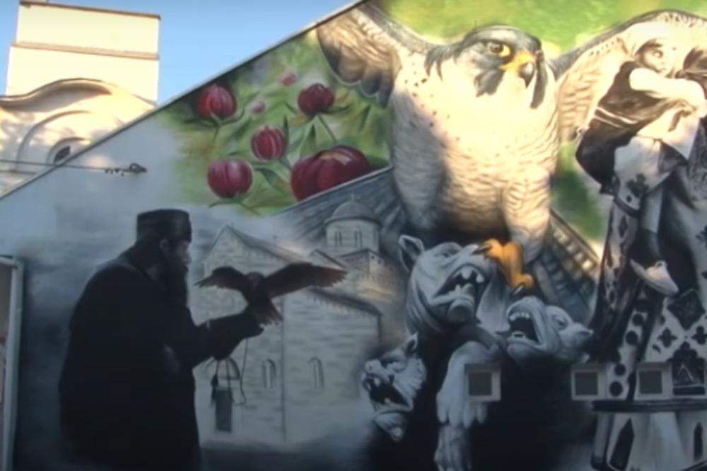 SRPSKI GRAD JE DOBIO PREDIVAN MURAL INSPIRISAN PESMOM "VILA SA KOŠARA" Izgleda magično! (VIDEO)