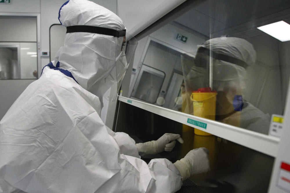 SANDRA LINDZI JE PRVA ŽENA IZ SAD KOJA JE PRIMILA VAKCINU: Evo čime se ona bavi, jako je BITNO!