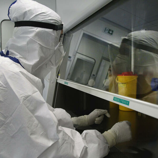 U SVEMU VIDE DIPLOMATIJU: Ovako Kinezi žele da pomognu svetu da dođe do spasonosne VAKCINE!