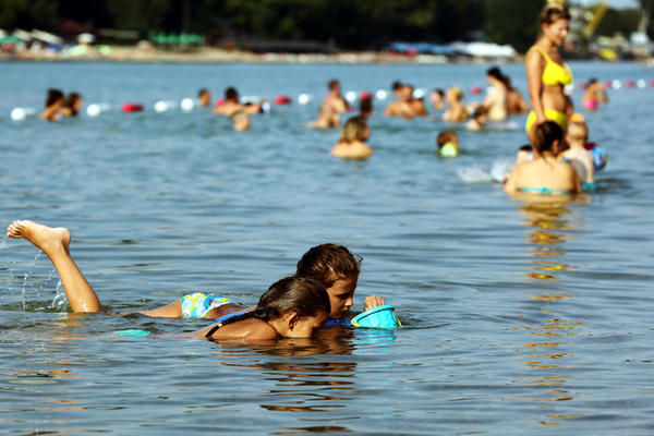 NOVO ZAHLAĐENJE STAVLJA TAČKU NA MIHOLJSKO LETO: Evo do kada će biti LEPO VREME i visoka TEMPERATURA!