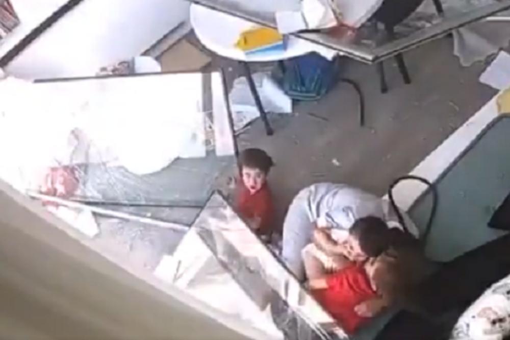 Majka i deca gledali kroz prozor, ne sluteći kakav UŽAS sledi: Dramatični snimak iz Bejruta obišao svet