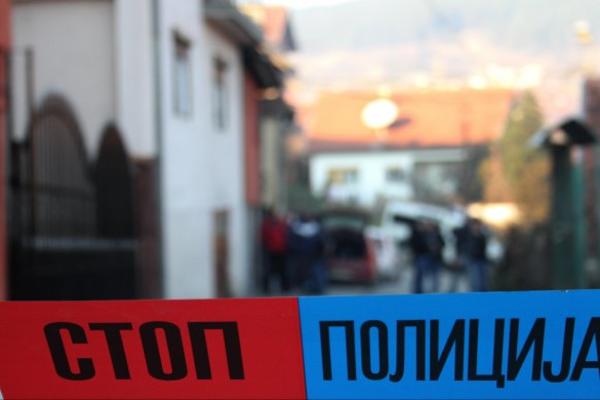 INCIDENT ZBOG PARKINGA U NOVOM PAZARU: Utrčao u restoran, repetirao pištolj pa uradio nešto nečuveno!