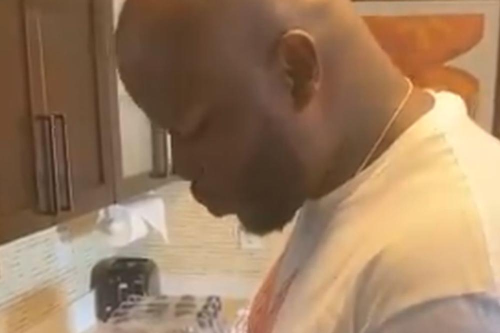 OVO JE SRAMOTA: Borac je uoči borbe uradio protivniku užasnu stvar! GADNIJE NE MOŽE!