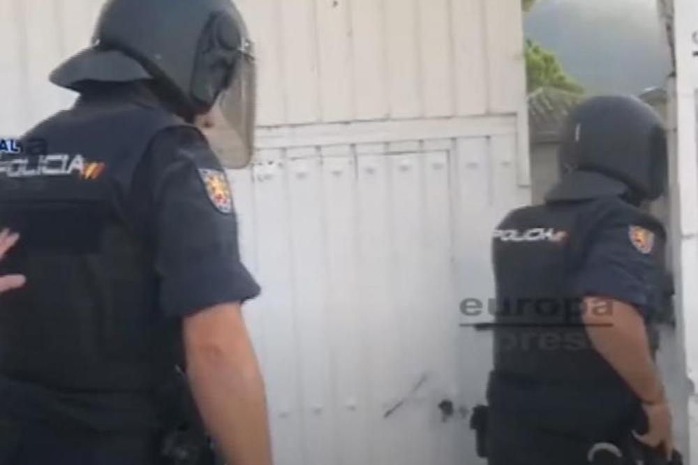 OTKRIVEN IDENTITET SRBA KOJI SU UHAPŠENI U MALAGI: Za jednim raspisana poternica, među njima i žena (VIDEO)