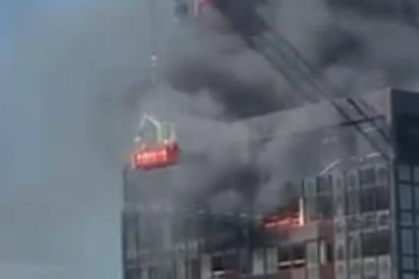 GORI ZGRADA SVETSKOG TRGOVAČKOG CENTRA! Svi su na nogama, vatra guta sve pred sobom! (VIDEO)