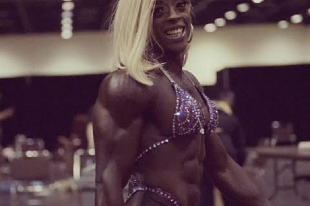 ONA JE JAČA OD 95 ODSTO MUŠKARACA A ČEKAJTE DA JOJ VIDITE MIŠIĆE: Ljudi, ova žena nije realna! (FOTO)