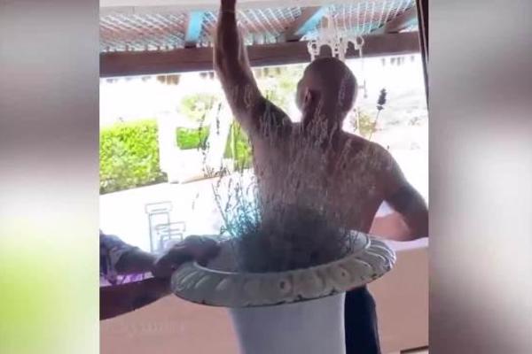 MIHA POSLE ROĐENDANA MILIONERA PRAVIO FEŠTU: Psovao je zbog dekoracije, pazite samo ovo!