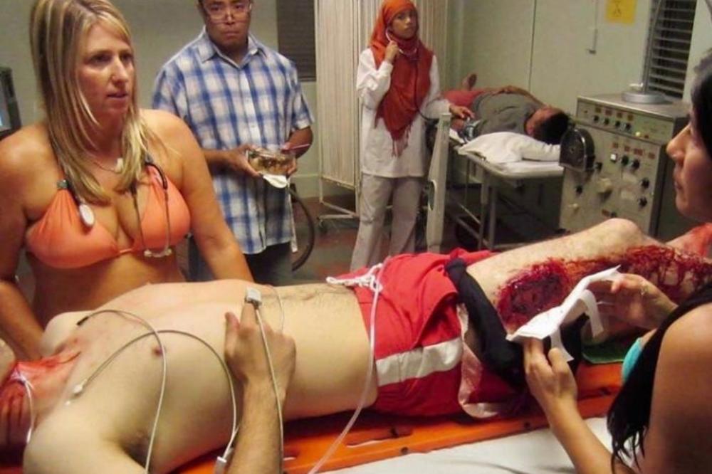 DOKTORKA KOJA LEČI PACIJENTE U BIKINIJU ZAPALILA JE PLANETU! Odlična je u svom POSLU i ima moćnu PORUKU za SVE!