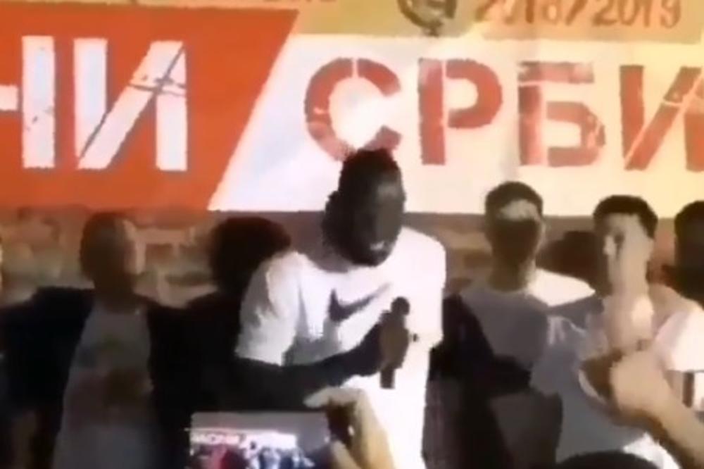 IZAĐI MALA, IZAĐI MALA! Majkl Odžo i legendarni snimak nakon osvojene titule! (VIDEO)