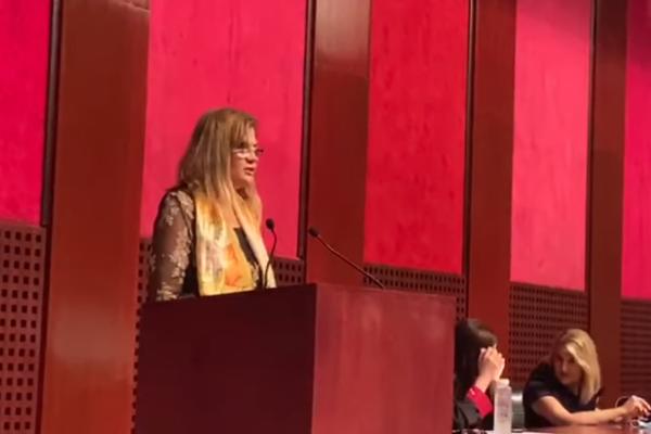 NAPISALA MI JE DA SMRT NE POSTOJI, DOK JE ČEKALA HEMIOTERAPIJU... Emotivan govor doktorke Isidore Bjelice