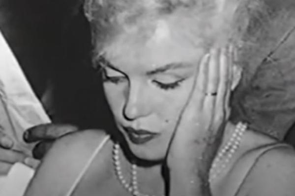 MERILIN MONRO KAO OD MAJKE ROĐENA: Izašle nikad viđene GOLE SLIKE poznate glumice (FOTO)