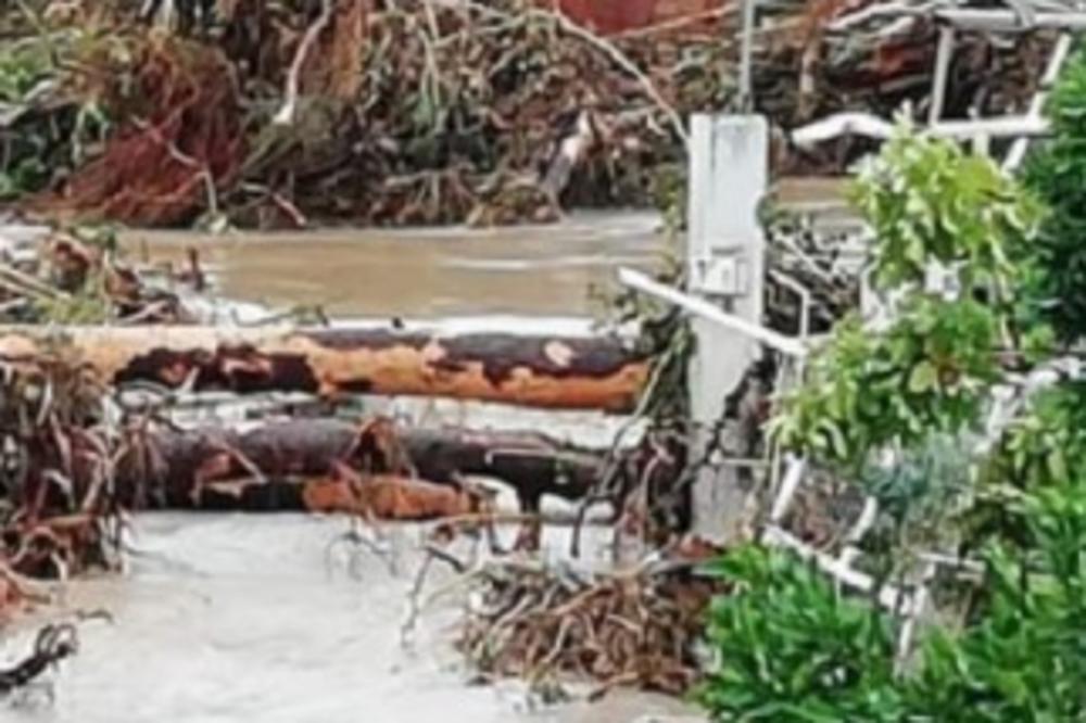 TROPSKA OLUJA FRED POGODILA SEVERNU KAROLINU: 2 osobe su preminule, 20 ljudi se vodi kao NESTALO!