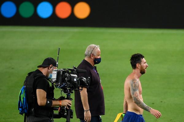 IGRAČ BAJERNA PONIZIO MESIJA: Ugledao sam se na njega, ali sad mi je bilo zabavno da ga gledam takvog!