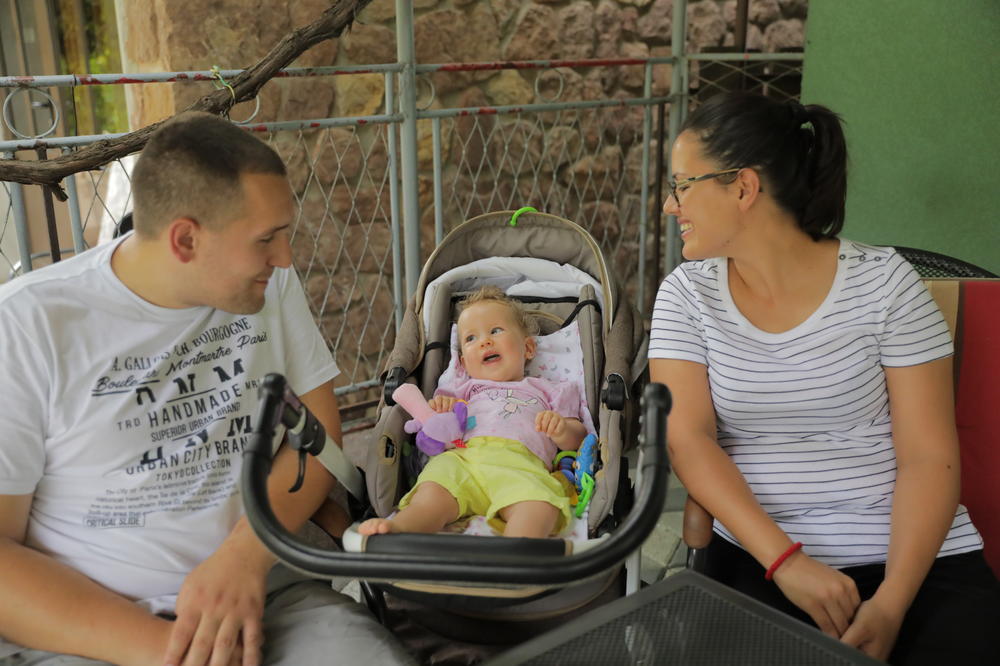 NIJE TAČNO DA JE SAKUPLJEN SAV NOVAC ZA LANU, POTREBNO JE JOŠ 400.000 DOLARA: Njena majka je rekla 1 VAŽNU STVAR!