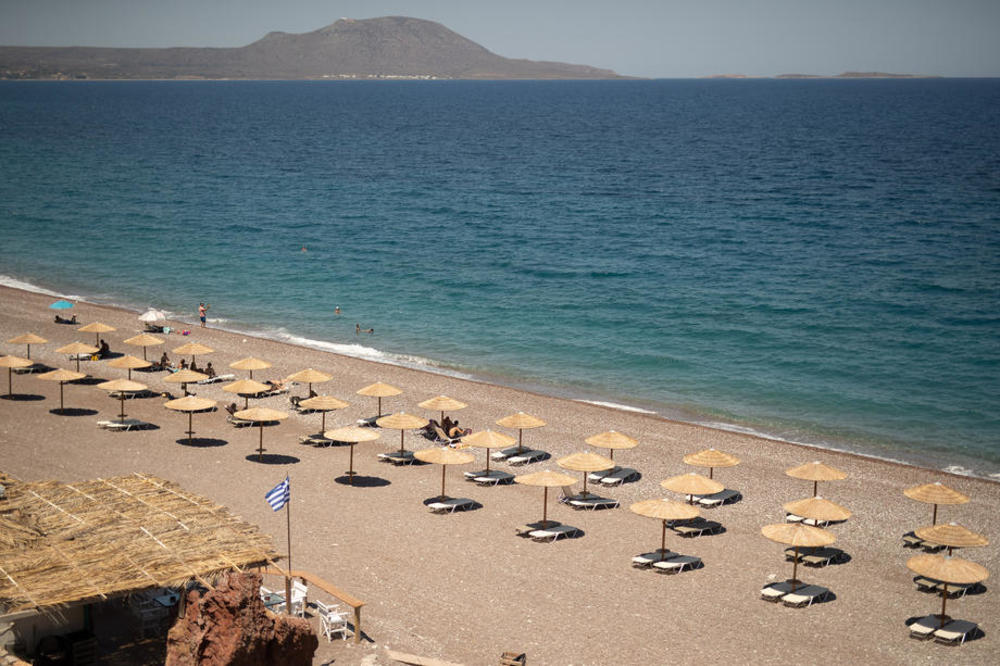 GRČKA USKORO UKIDA RESTRIKCIJE: Turistička sezona ipak počinje?