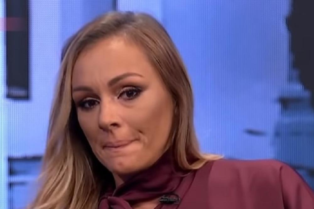 LETELE ČASE I FLAŠE, NASTUP HITNO PREKINUT: Anabela Atijas VAN SEBE, sa njom BILA I ĆERKA, evo šta se DEŠAVALO