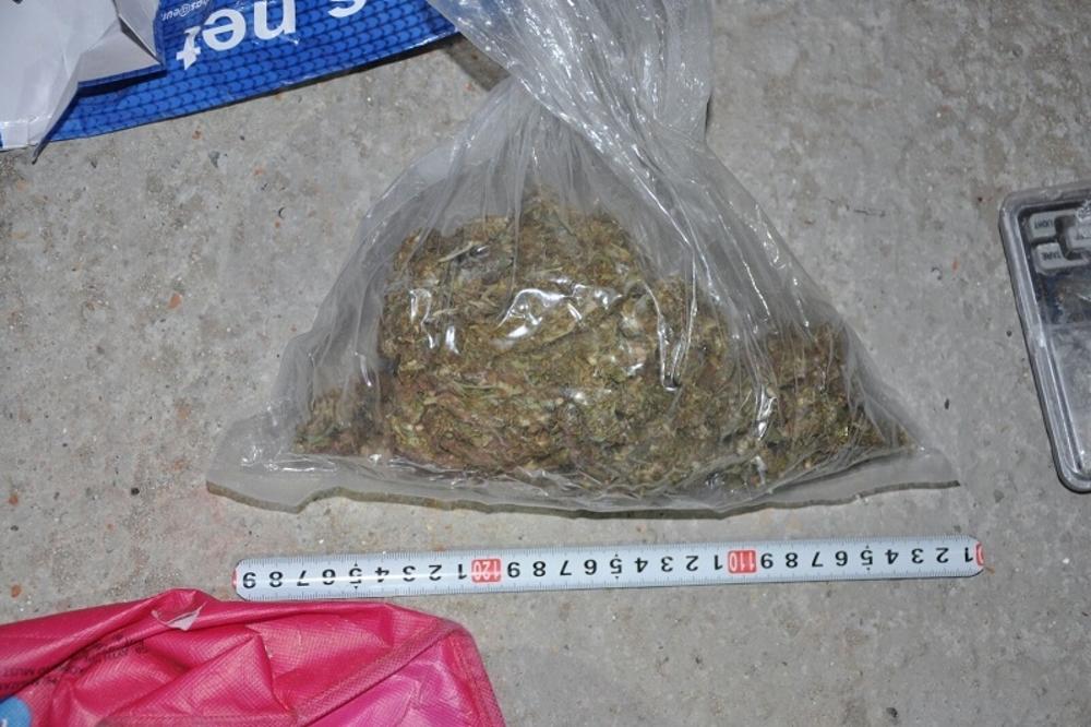 POLICIJA U KRAGUJEVCU DOBILA JE PRIJAVU ZA JEDNOG DEČAKA: Posle pretresa je zbog ovoga OTIŠAO PRAVO U ZATVOR