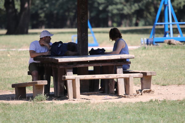 U BEOGRADU I DALJE NAJVIŠE NOVOZARAŽENIH: Ali jedan grad preti da postane NOVO ŽARIŠTE koronavirusa u Srbiji!