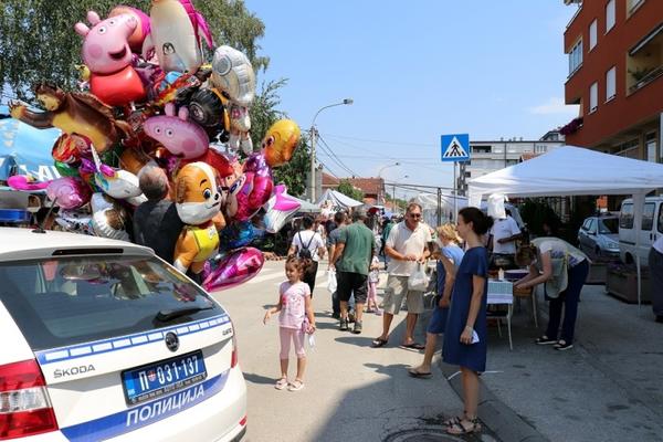 JAGODINCI NE MARE ZA KORONU! Na vašaru haos pravili, NIKO MASKU NE NOSI! (VIDEO)