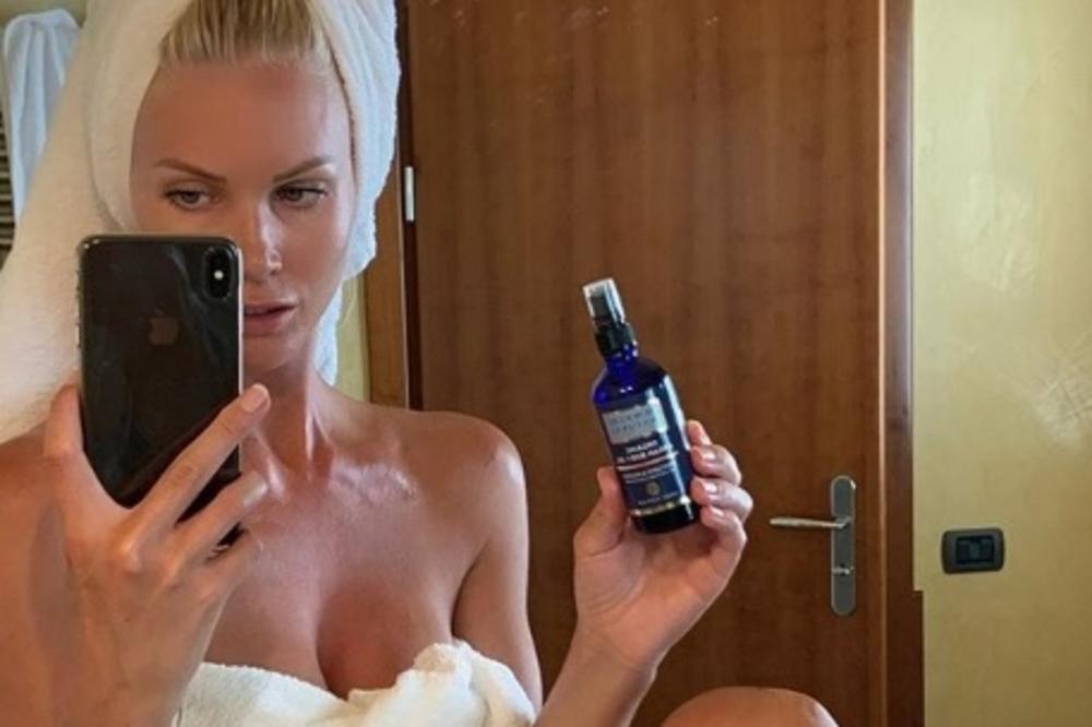 NOVA DEVOJKA MAKSIJA LOPEZA U BAZENU BEZ IČEGA NA SEBI: Nadamo se da je neće upoznati sa Ikardijem...