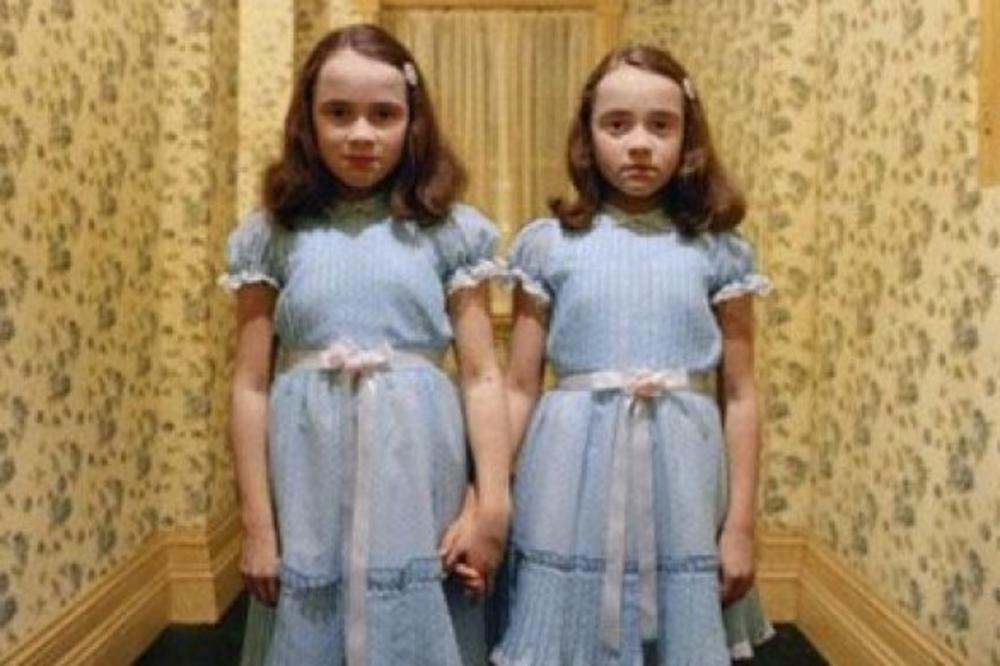 PRE 39 GODINA OVE BLIZNAKINJE SU BILE STRAH I TREPET! Danas izgledaju JOŠ JEZIVIJE - Na pragu su šeste decenije!