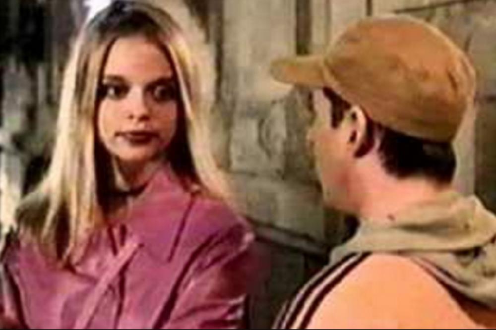 SEĆATE LI SE MAJE MANDŽUKE, GLUMICE KOJA SE PROSLAVILA U "MUNJAMA"? Niko ne zna šta joj se desilo sa 9 godina!