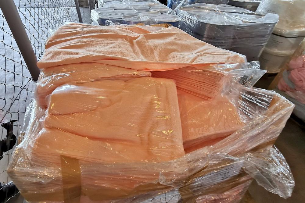 KAMION IZ INĐIJE STIGAO NA TERMINAL BEOGRAD: Carinici su našli nekoliko paleta, nisu verovali ŠTA LJUDI ŠVERCUJU