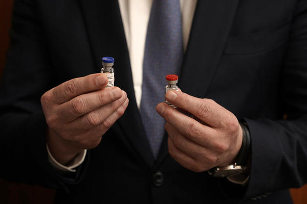 KO PRVI DOBIJA VAKCINE: Dobijaju se u DVA NAVRATA, a evo šta će biti SA ONIMA KOJI JE NE PRIME