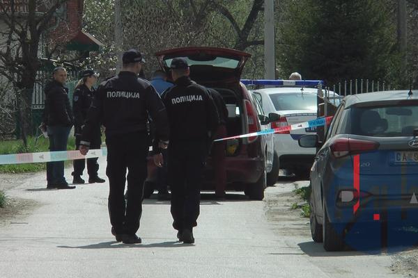 PRONAĐEN MLADIĆ SA POVREDAMA NA ULICI U BAČKOJ PALANCI! Meštani morali da zovu policiju, devojka ga urnisala