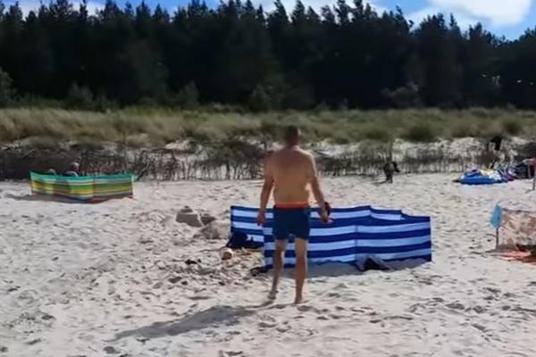 DIVLJA SVINJA IZLETELA IZ MORA NA PLAŽU KOJA JE BILA KRCATA: Nastala je prava drama! (VIDEO)